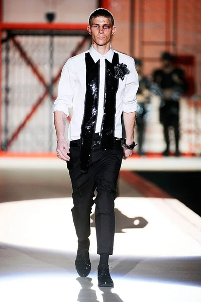 Look 39